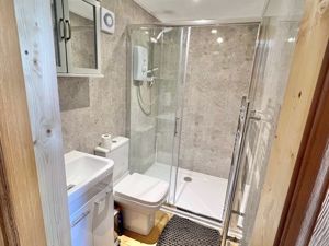 Cabin shower- click for photo gallery